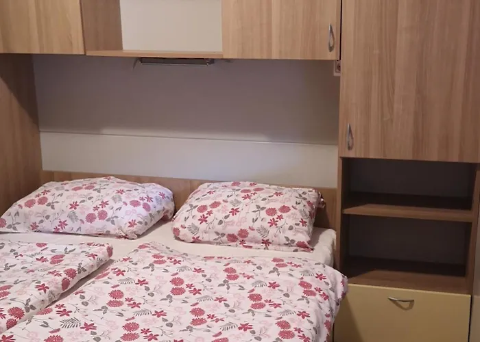 Holiday home Mobilna Hiska Lebanc