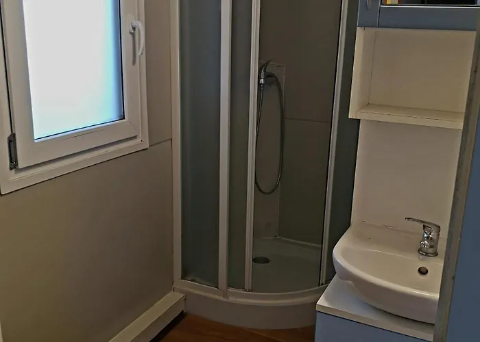 Mobilna Hiska Lebanc בית נופש *